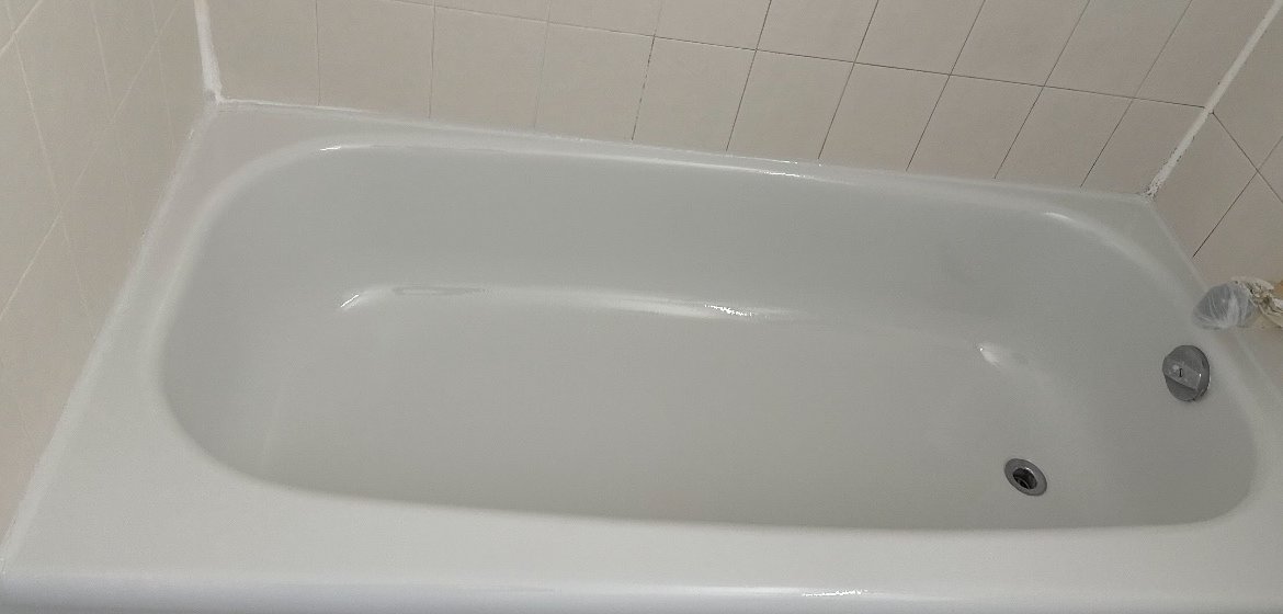 Professional bathtub reglazing